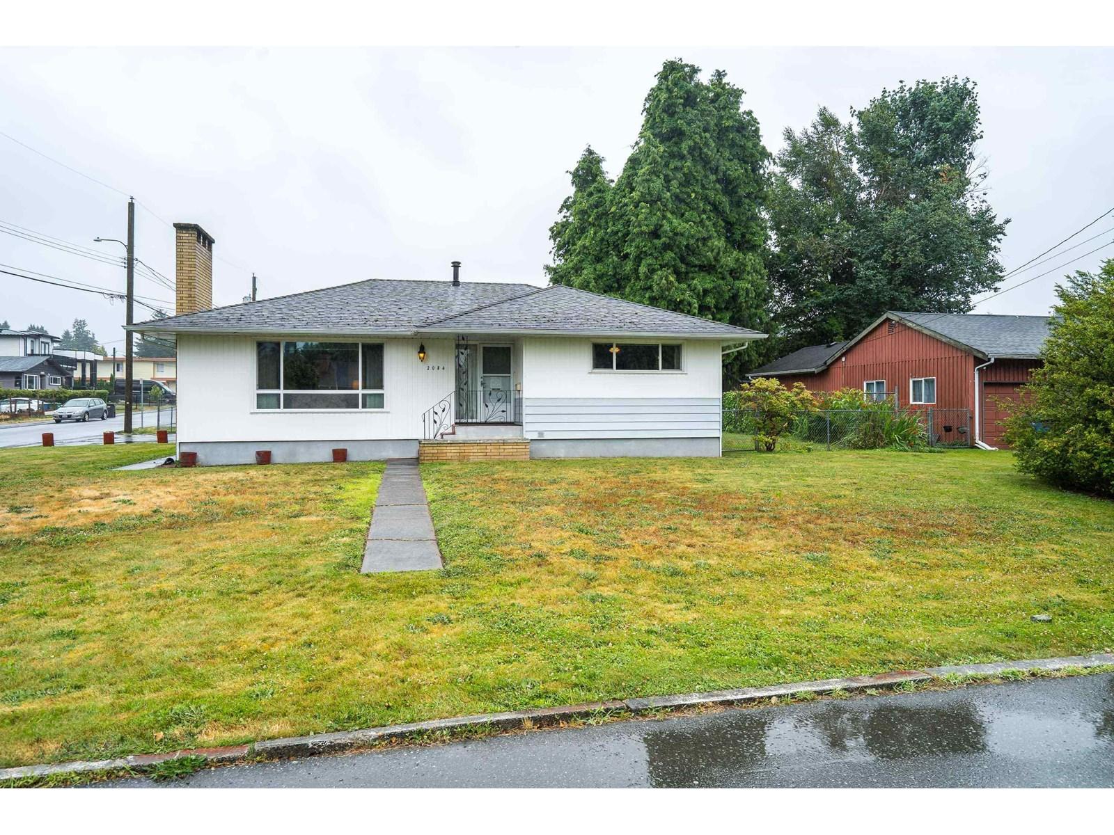 2084 HOLLYBERRY COURT