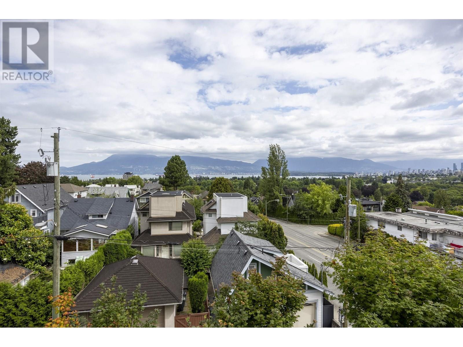 305 3639 W 16TH AVENUE