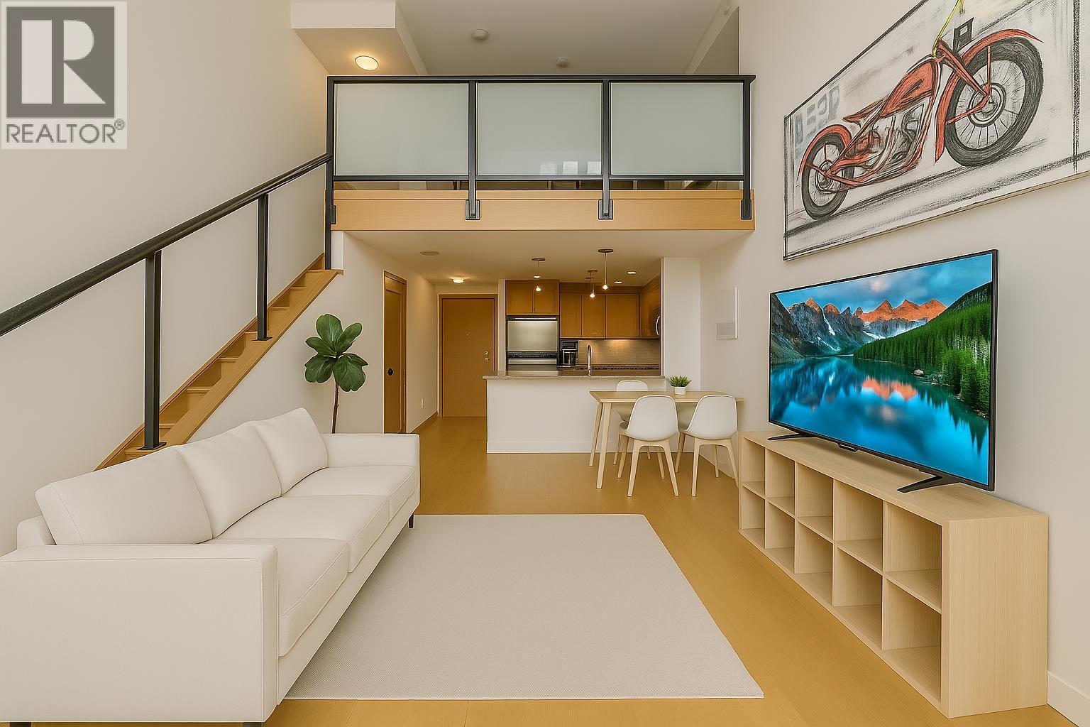 402 10 RENAISSANCE SQUARE