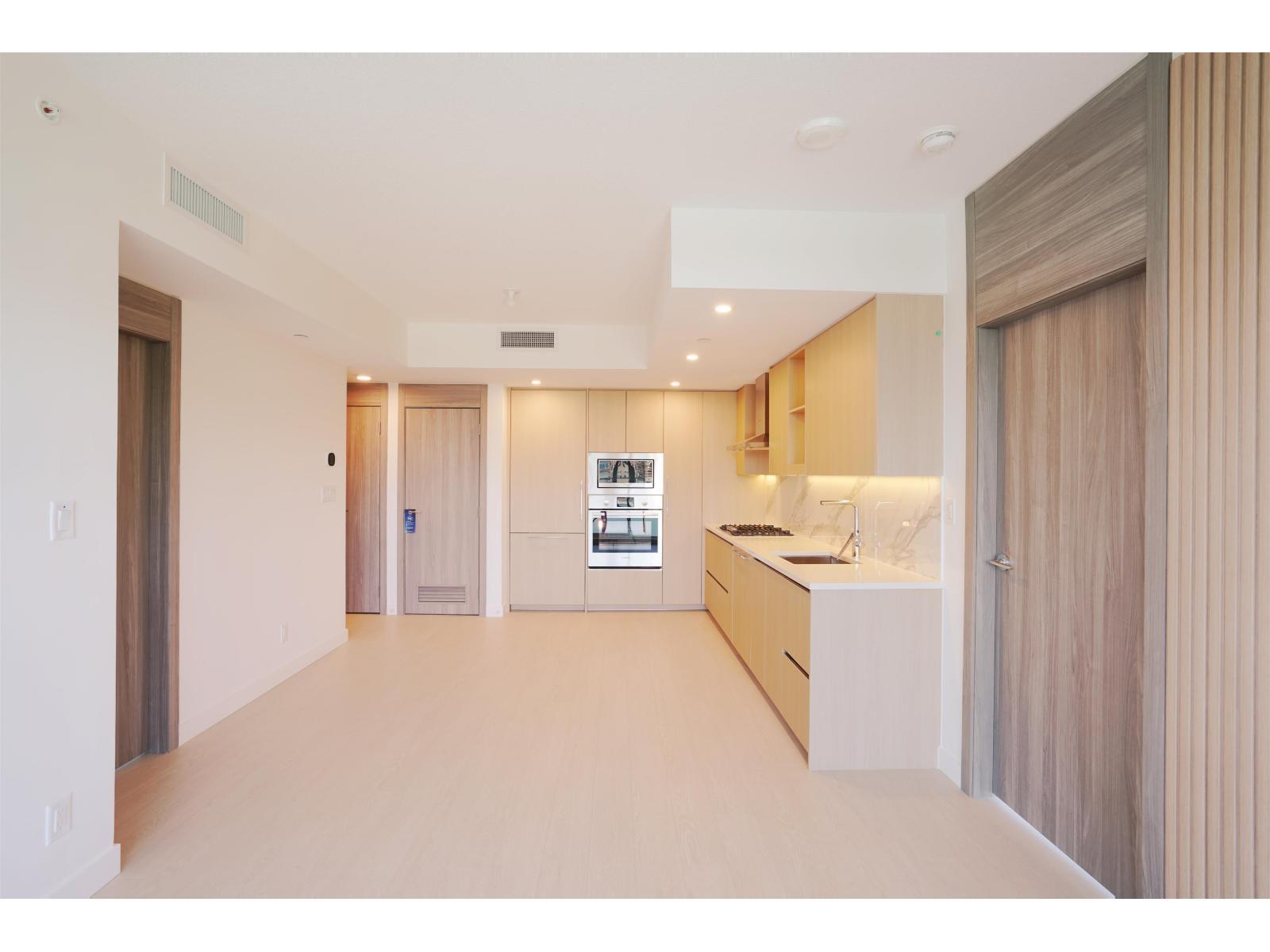 805 13768 100 AVENUE