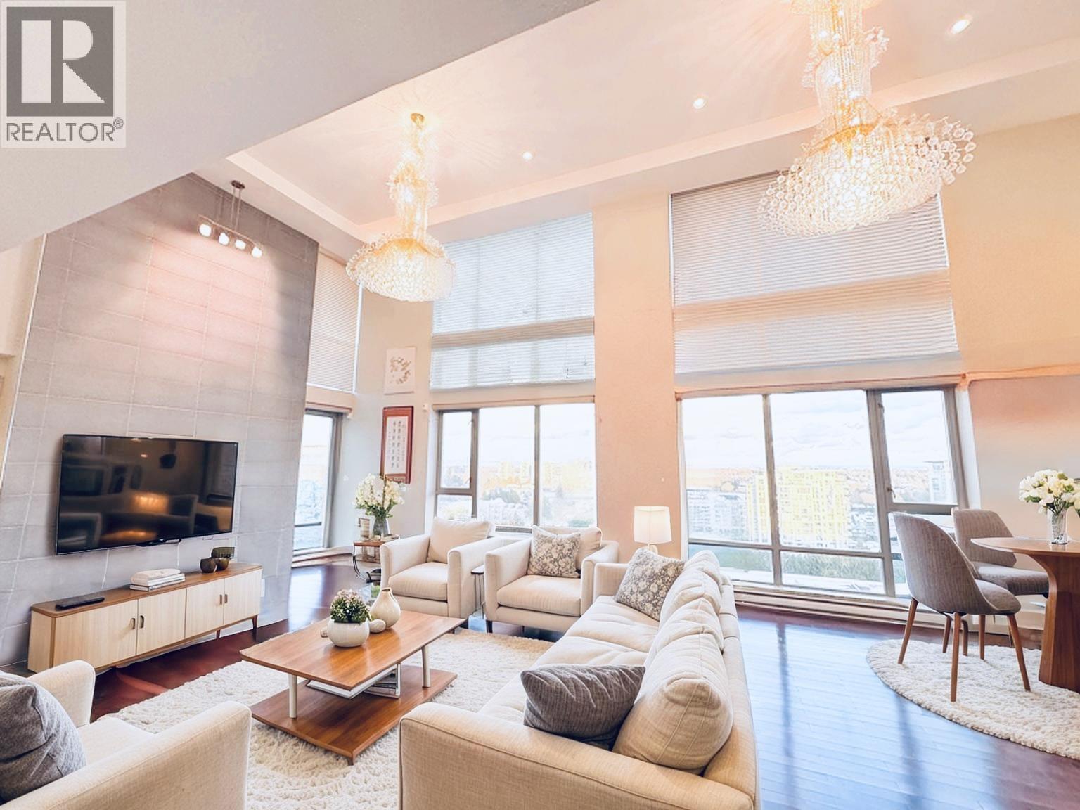 PH3 6733 BUSWELL STREET