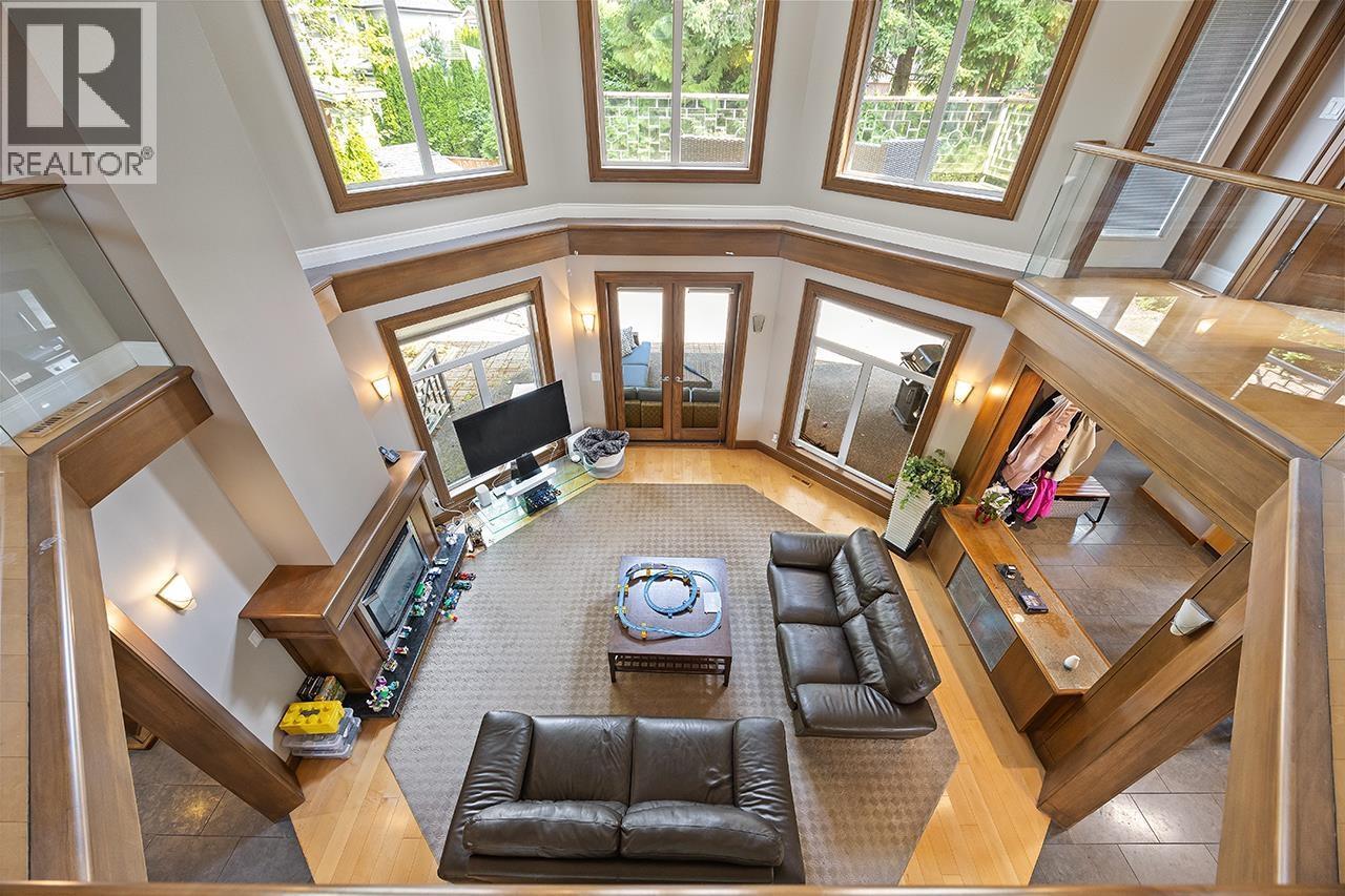 3582 EDGEMONT BOULEVARD