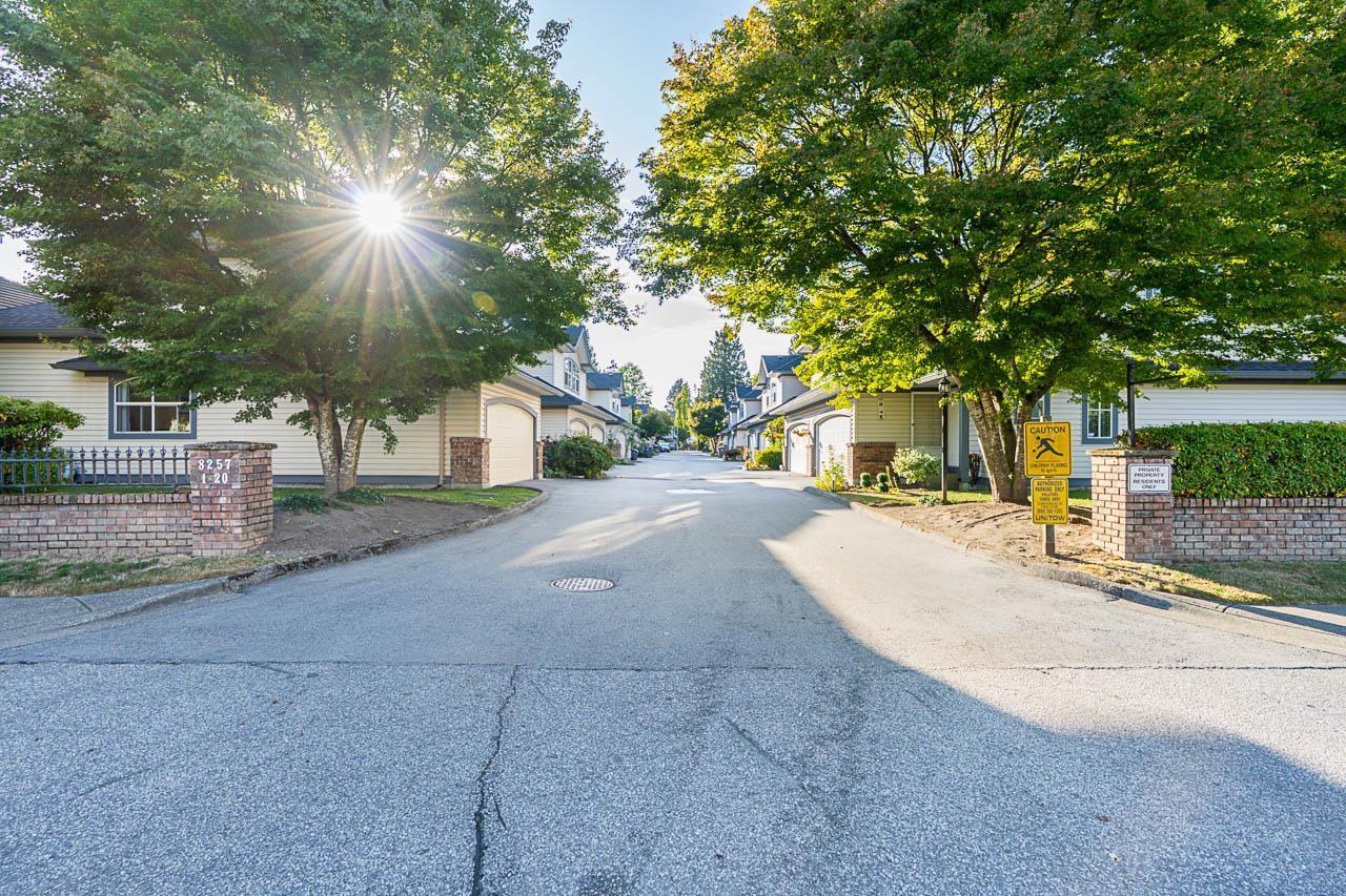 10 8257 121 A STREET