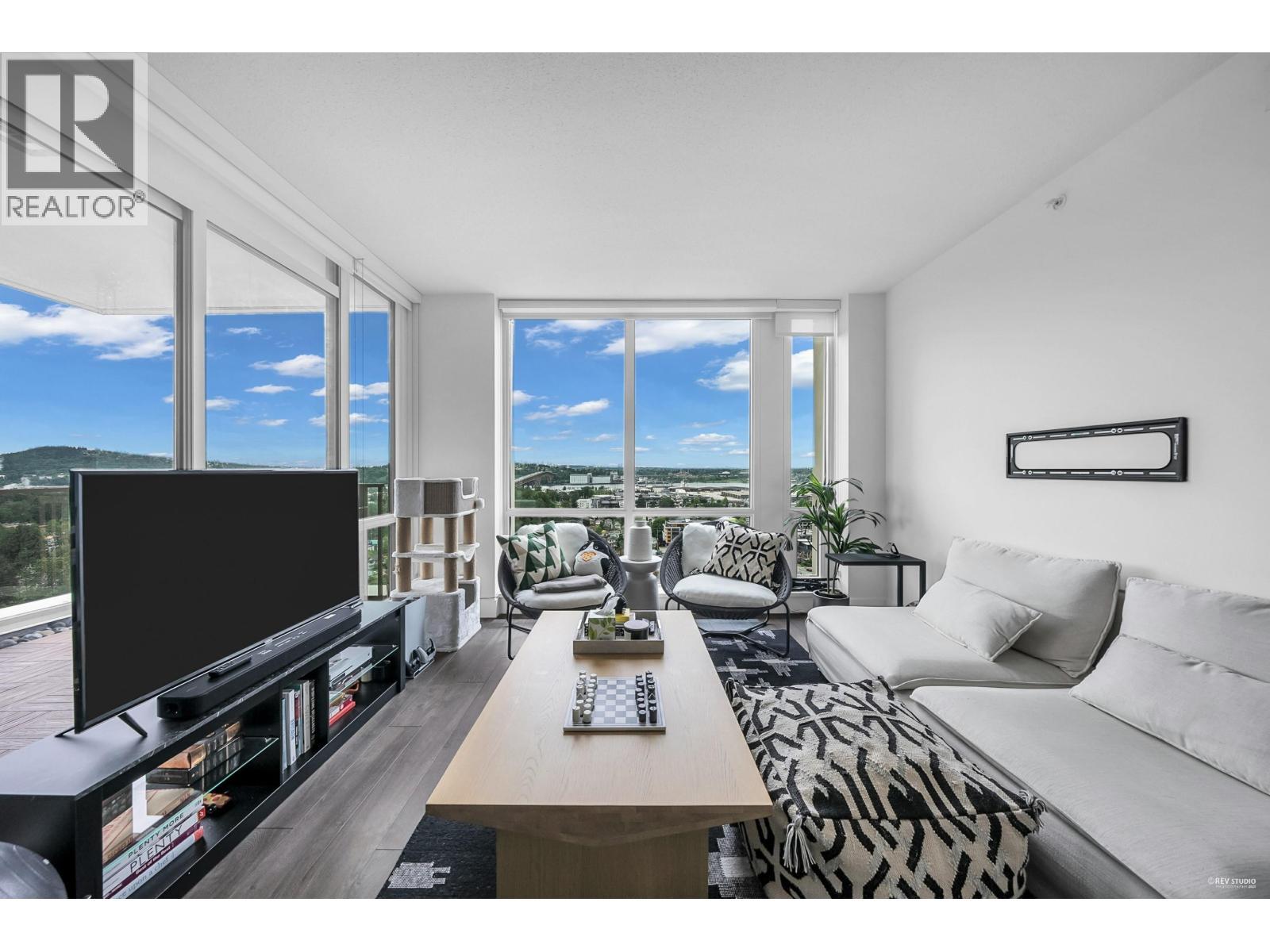 2104 1550 FERN STREET