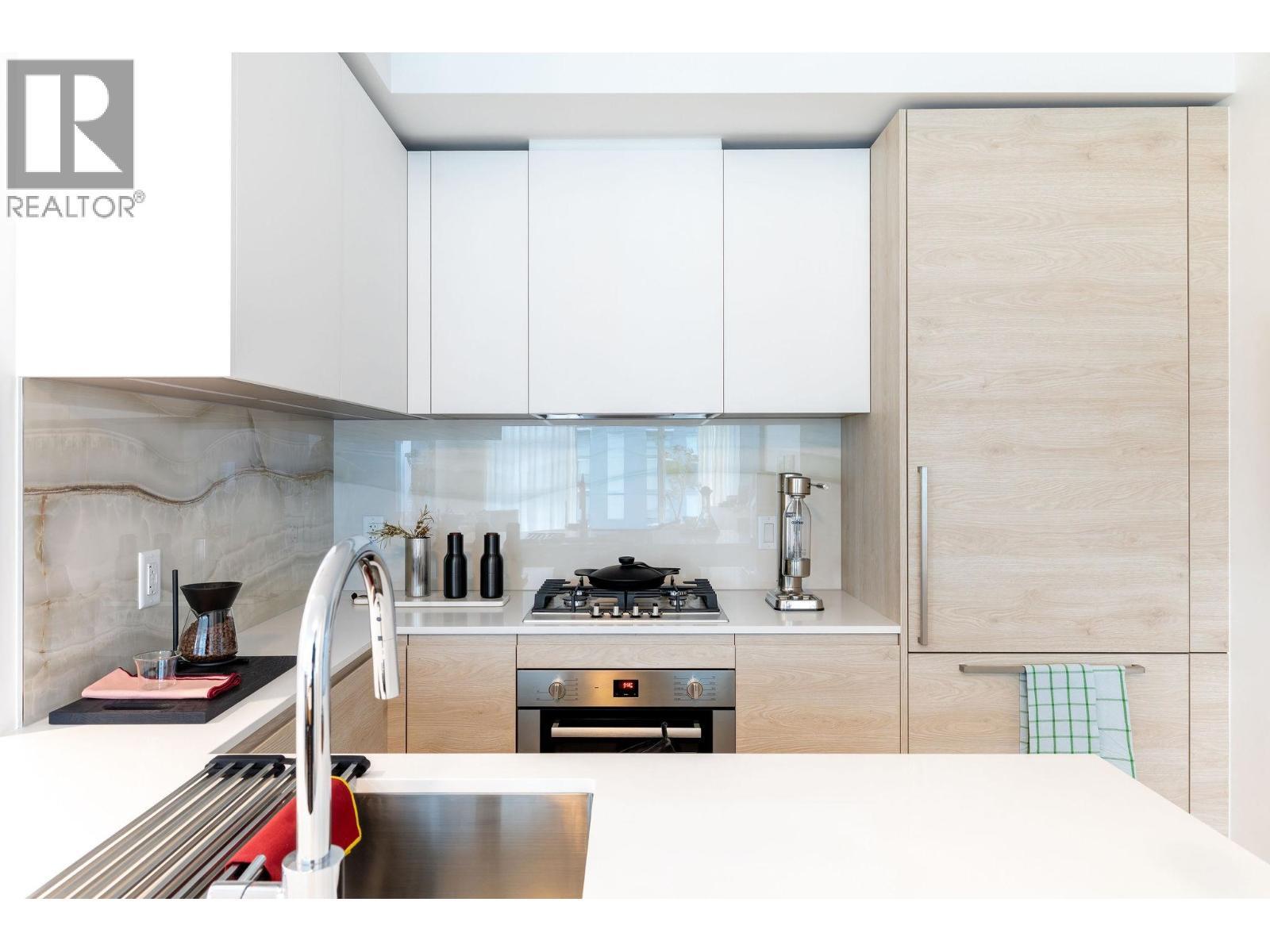 2806 660 QUAYSIDE DRIVE