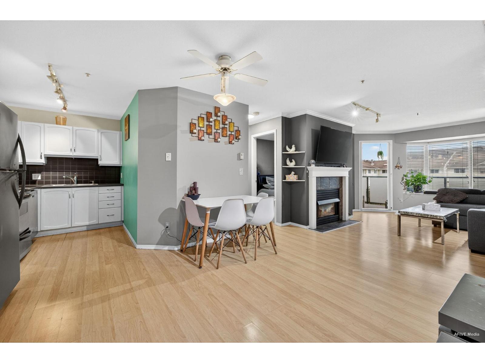 307 2958 TRETHEWEY STREET