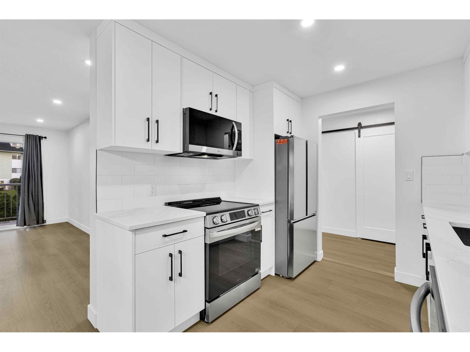 201 2567 VICTORIA STREET