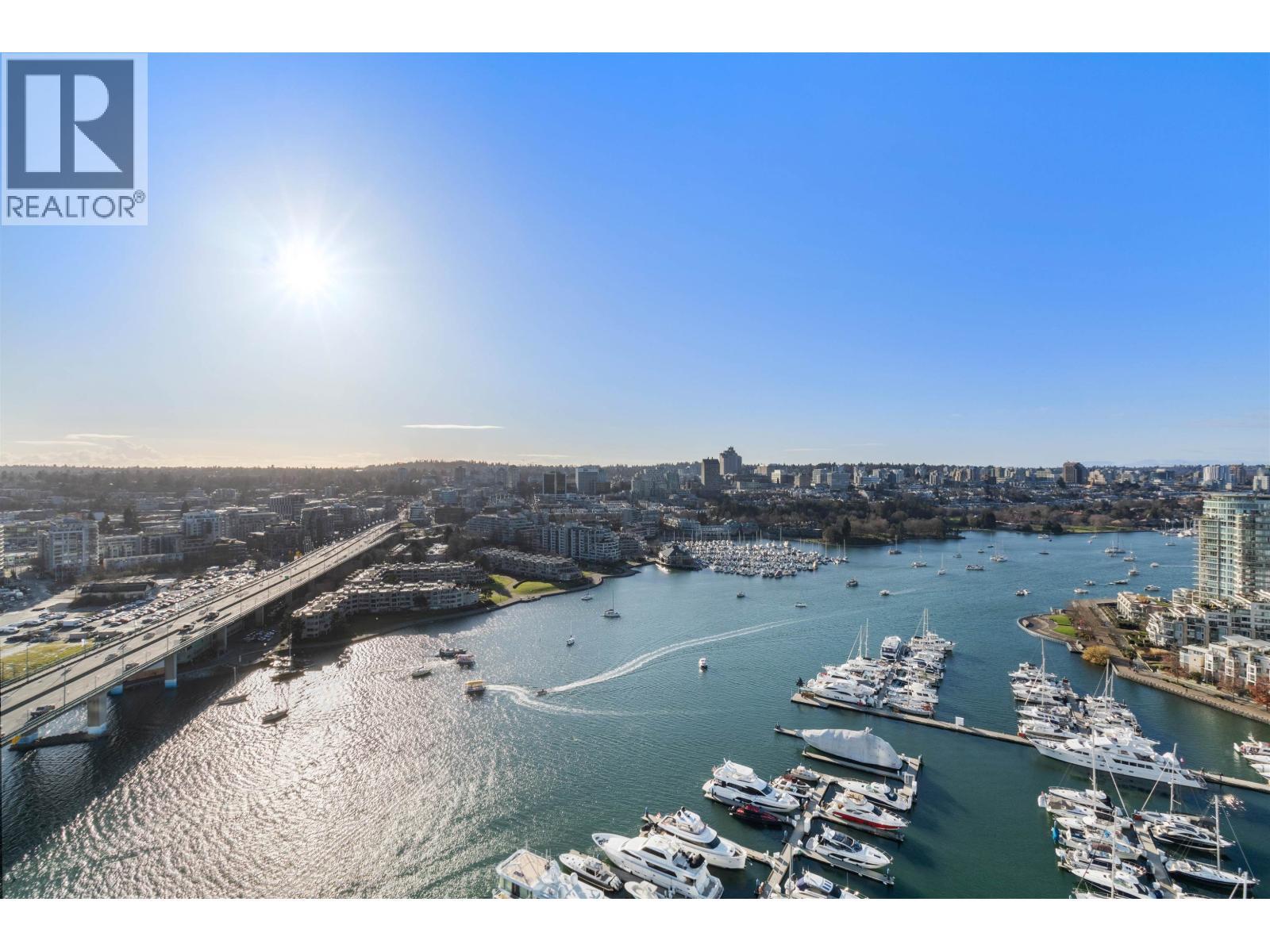 3307 1033 MARINASIDE CRESCENT