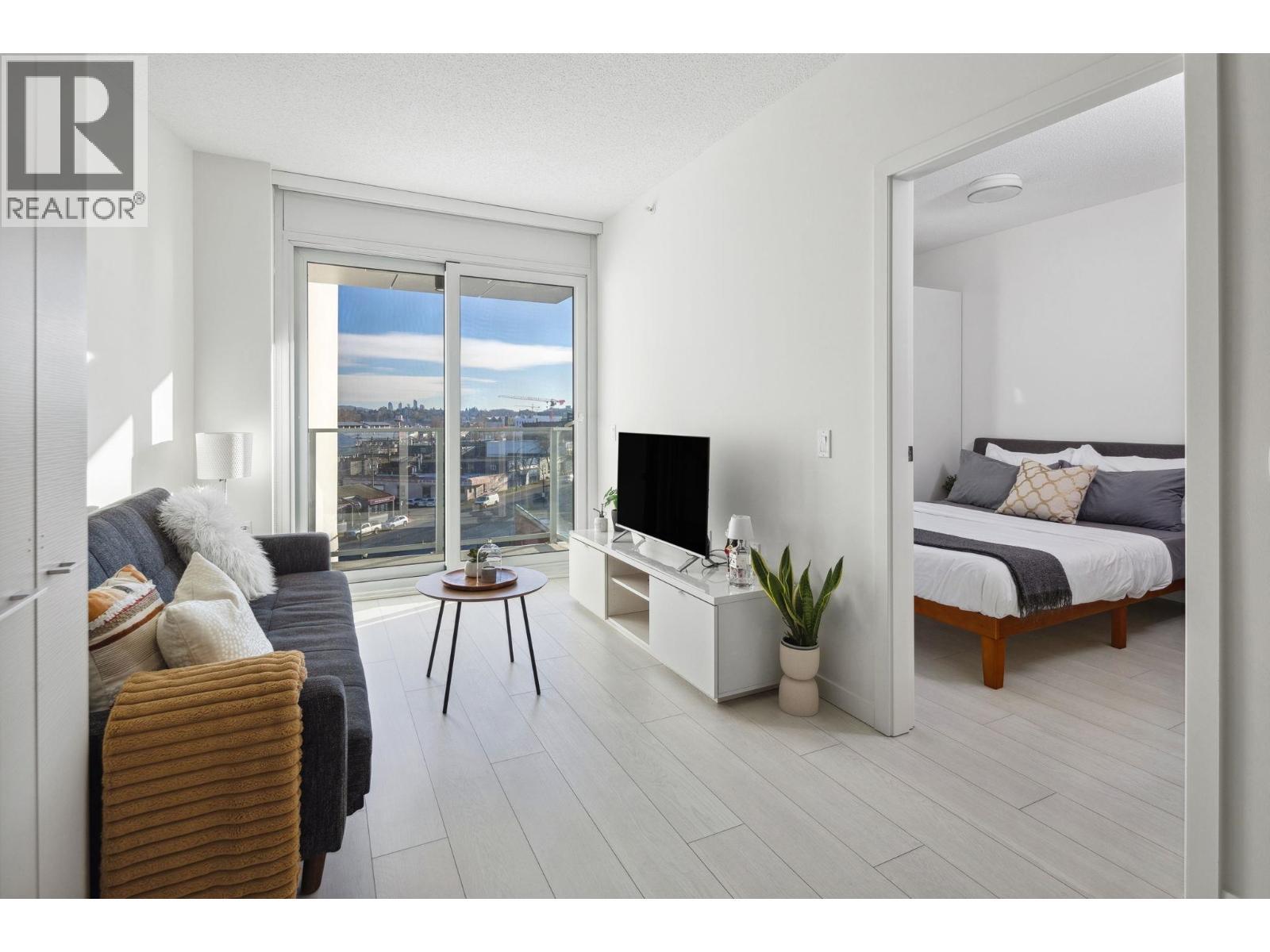 611 180 E 2ND AVENUE