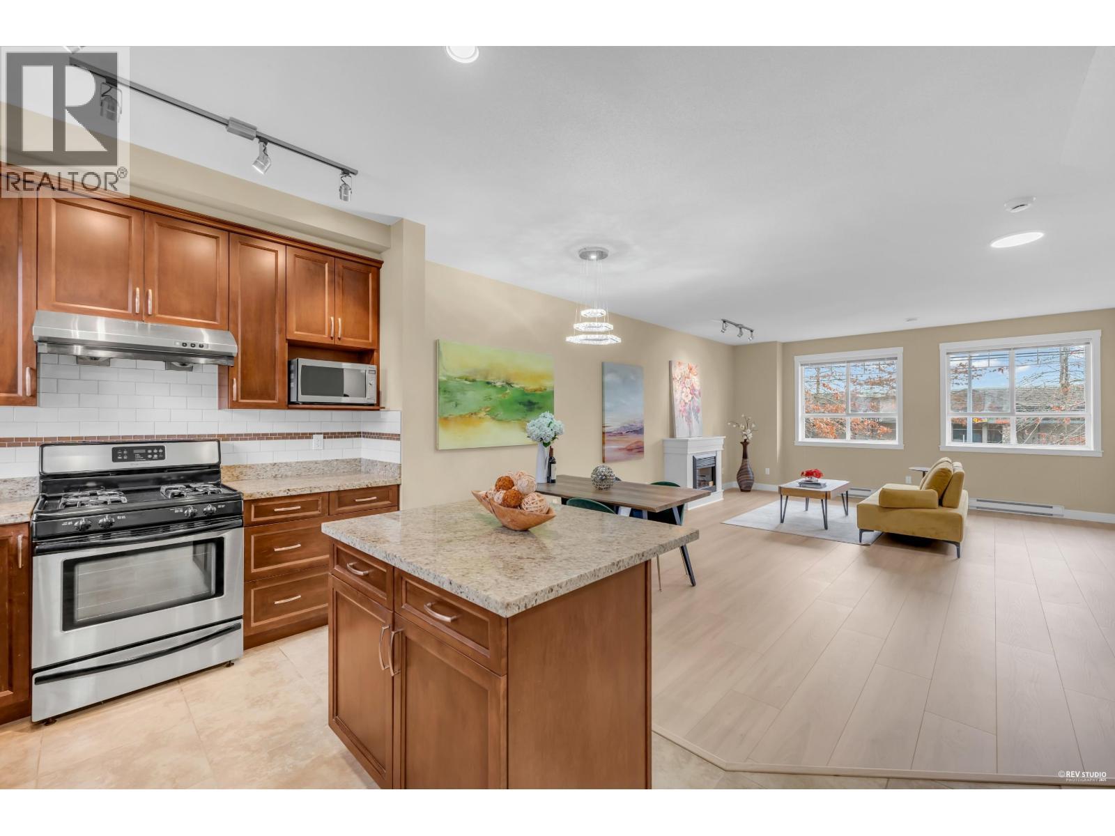 16 - 11393 STEVESTON HIGHWAY