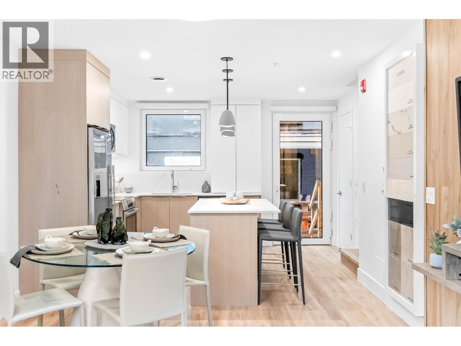 315 2250 E 1ST AVENUE