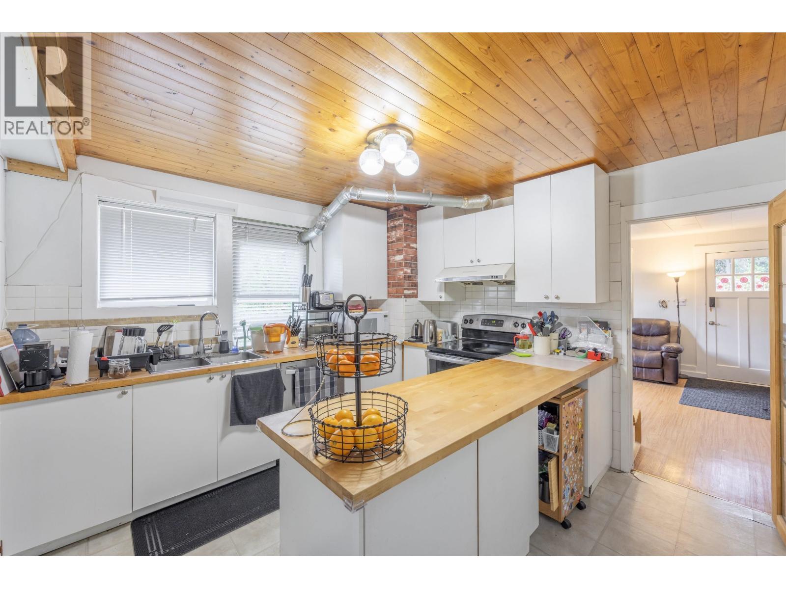 634 ROCHESTER AVENUE