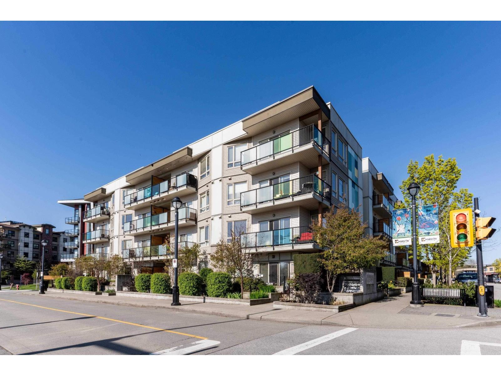 218 20460 DOUGLAS CRESCENT