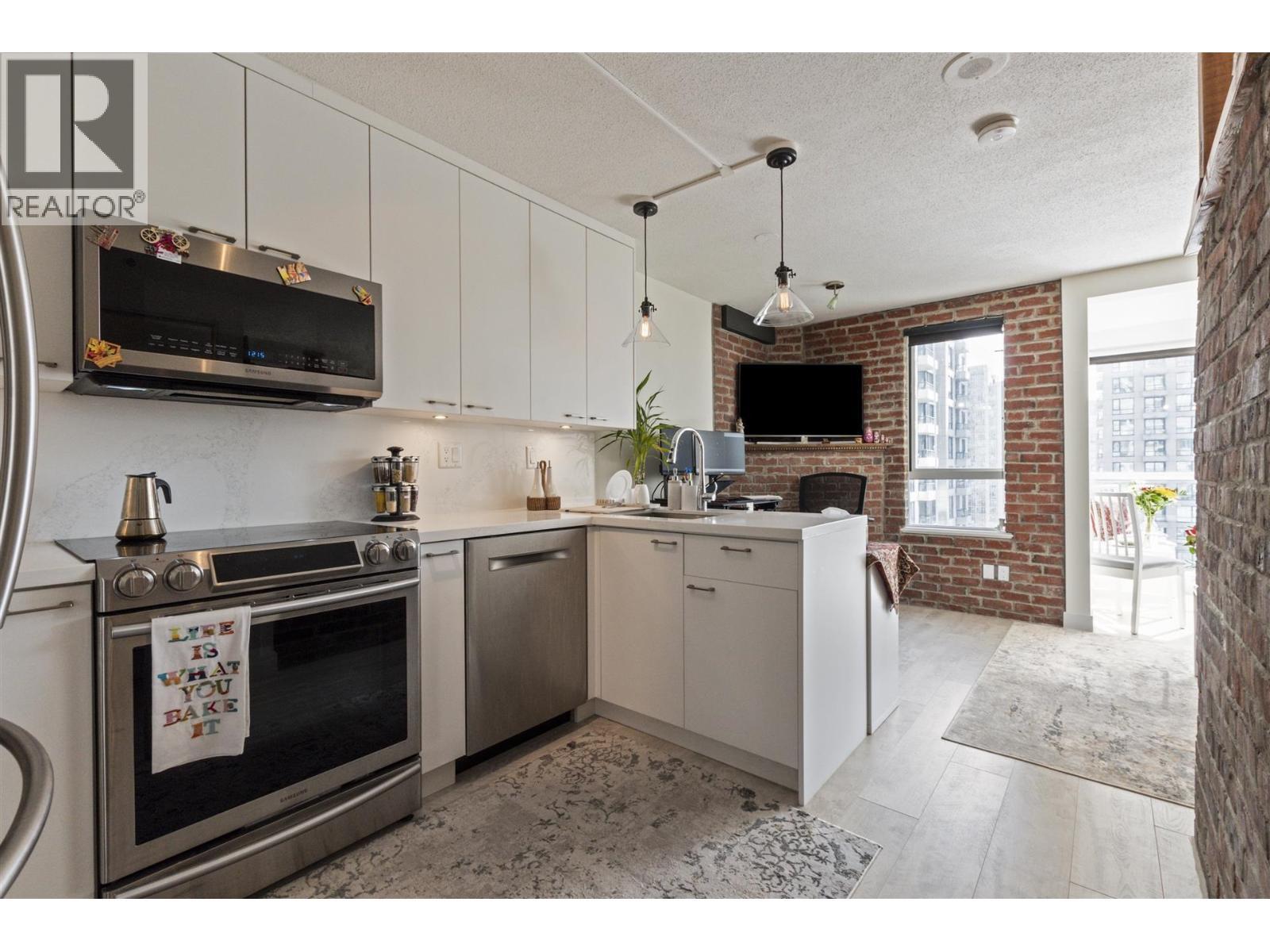 1605 939 HOMER STREET