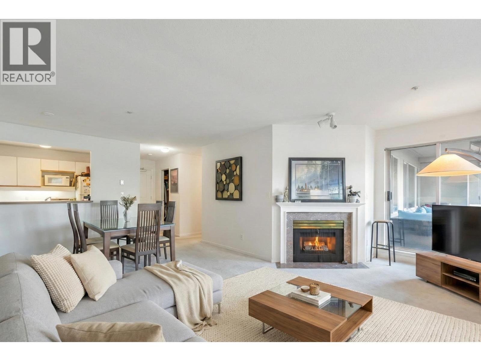 202 525 WHEELHOUSE SQUARE