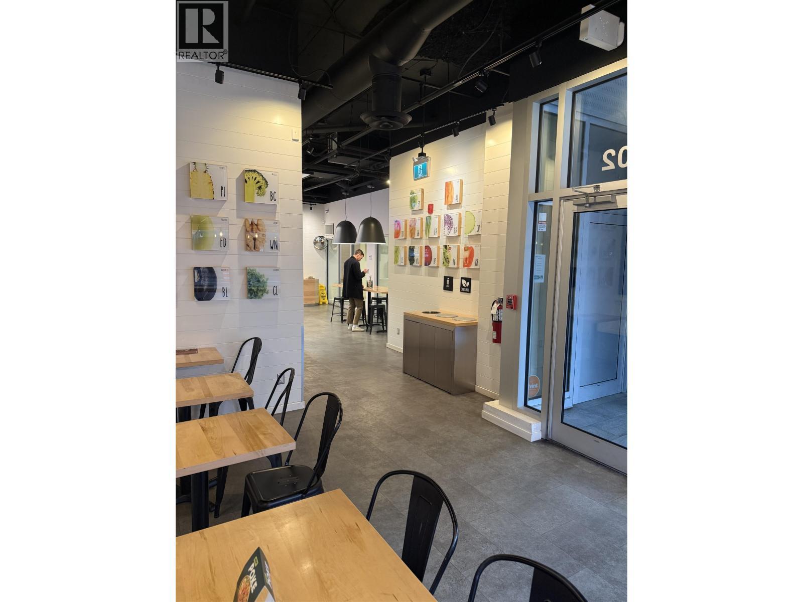 102 - 1541 W BROADWAY