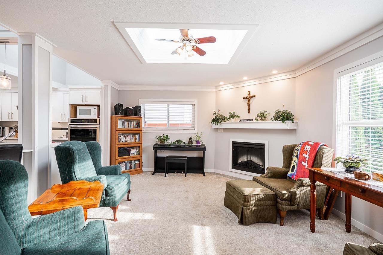 6064 BROOKS CRESCENT