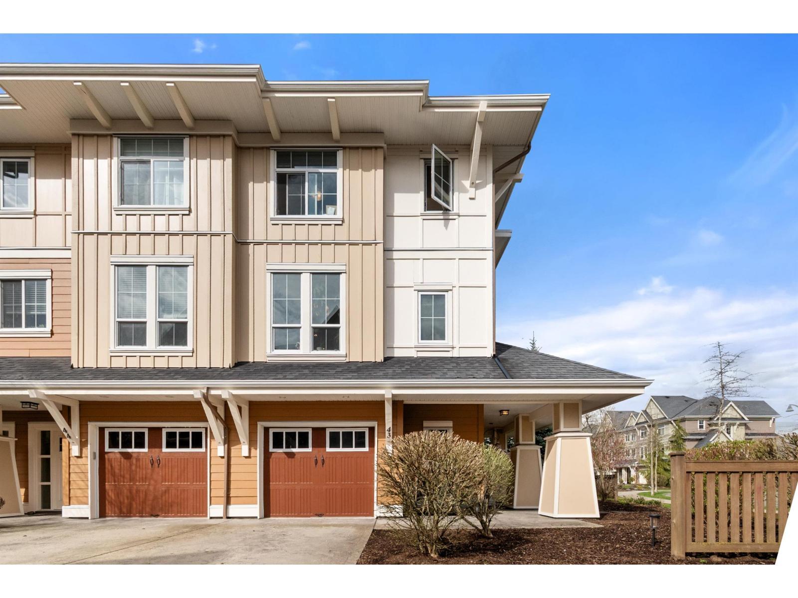 43 45290 SOOWAHLIE CRESCENT, Garrison Crossing