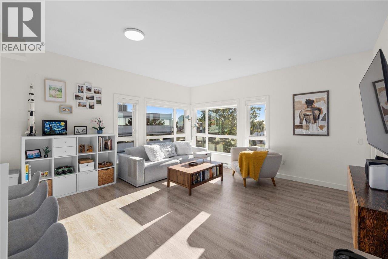 402 610 BRANTFORD STREET