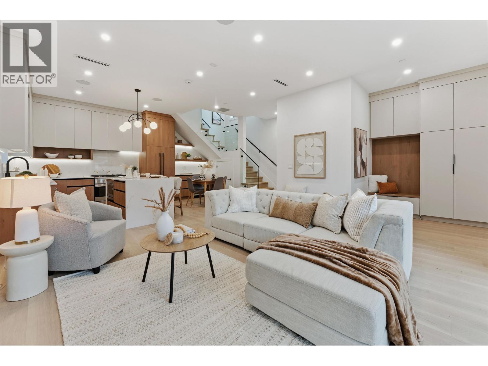 1 3218 W 38TH AVENUE