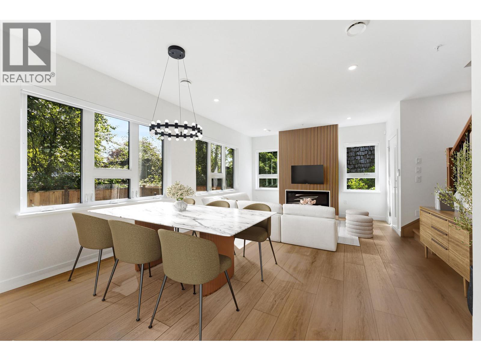 842 ST. DENIS AVENUE