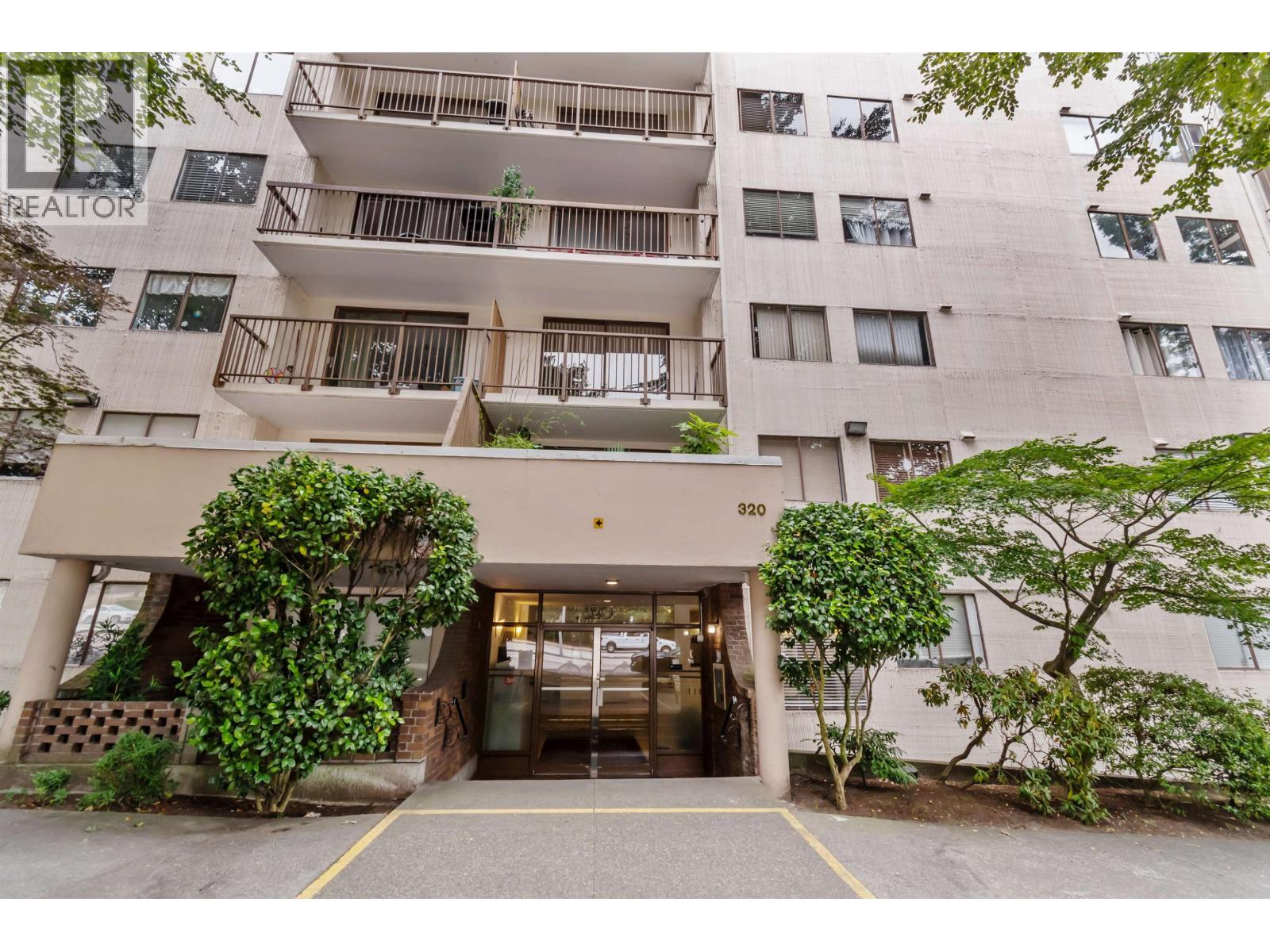 1005 320 ROYAL AVENUE