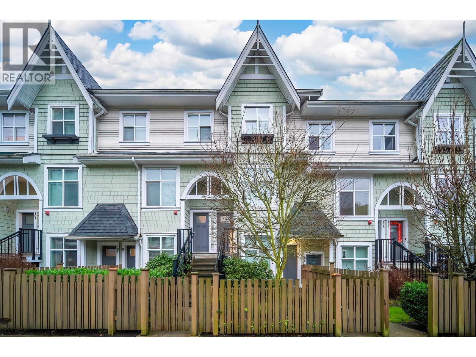 206 7250 18TH AVENUE