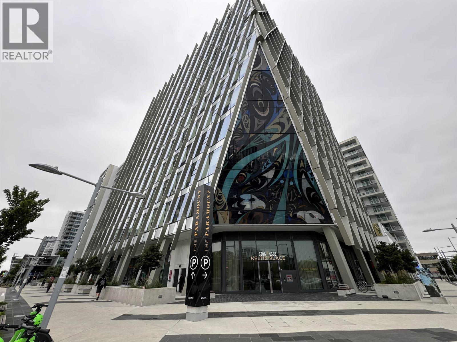 195 - 6386 NO. 3 ROAD