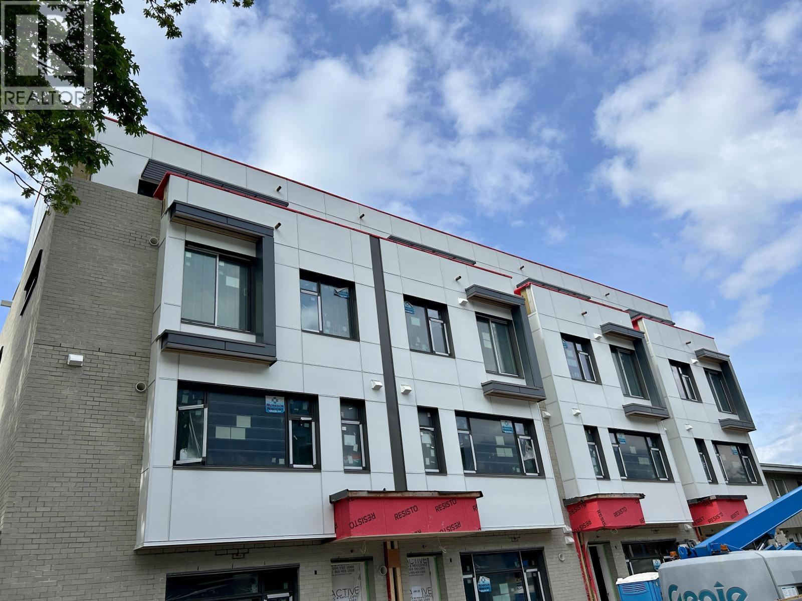 103A 103B-433 E 3RD STREET