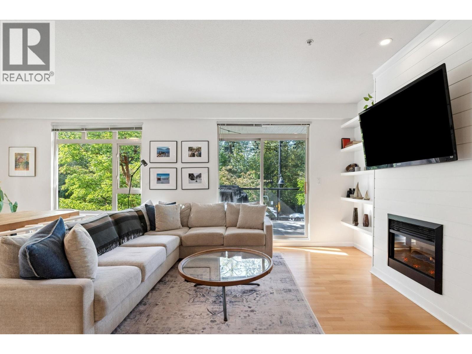 219 100 CAPILANO ROAD