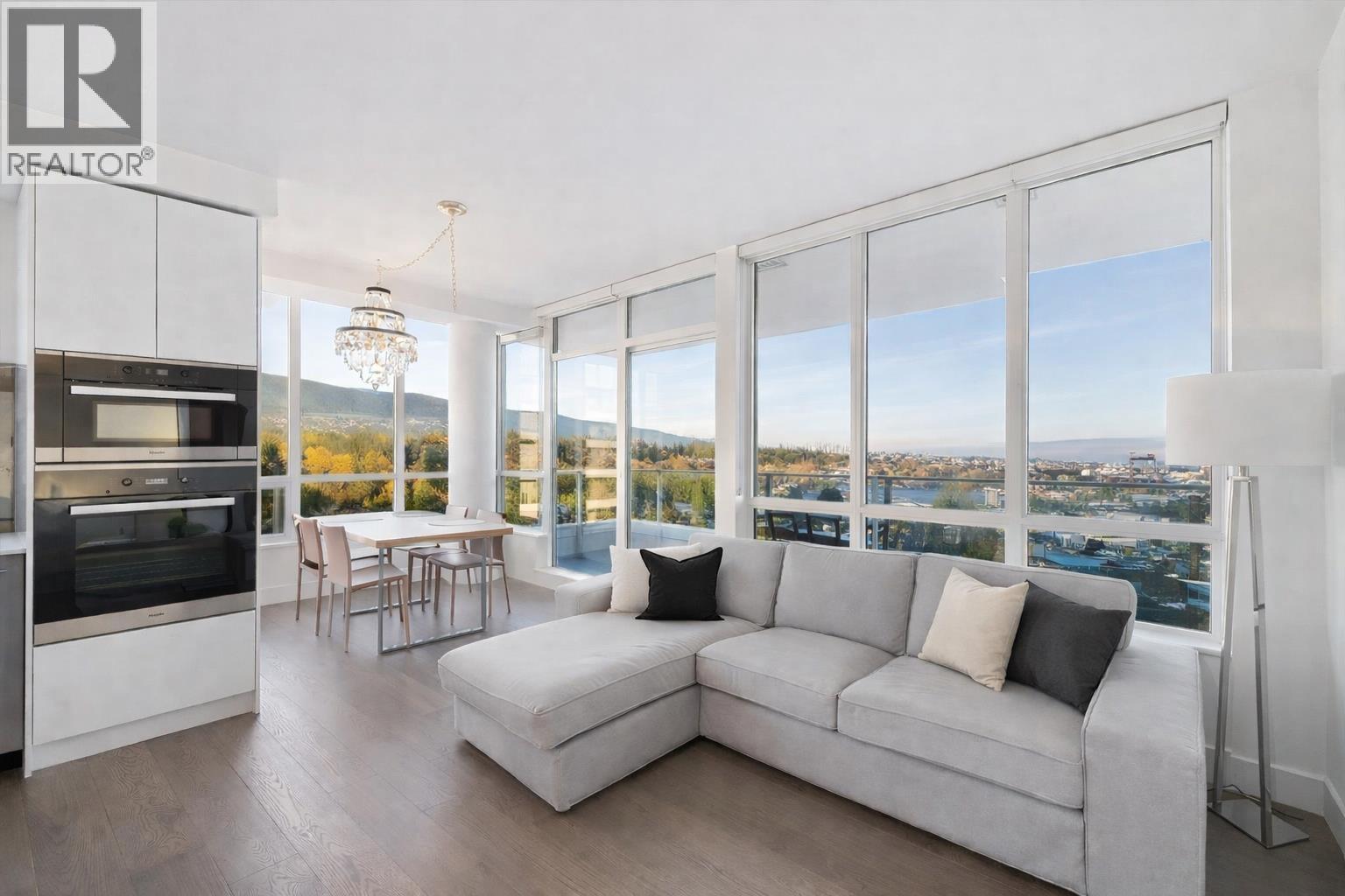 1401 1675 LIONS GATE