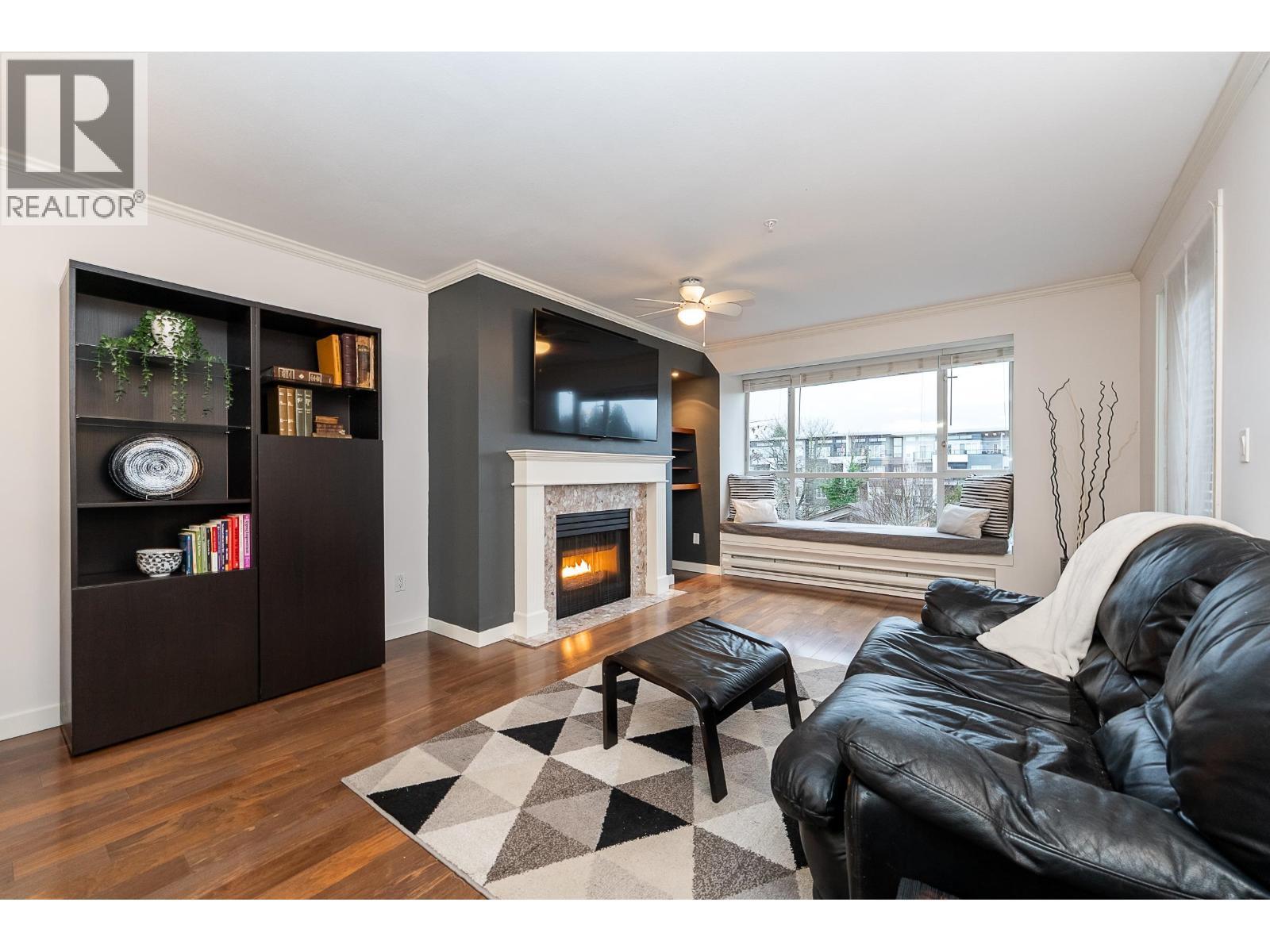 305 2340 HAWTHORNE AVENUE