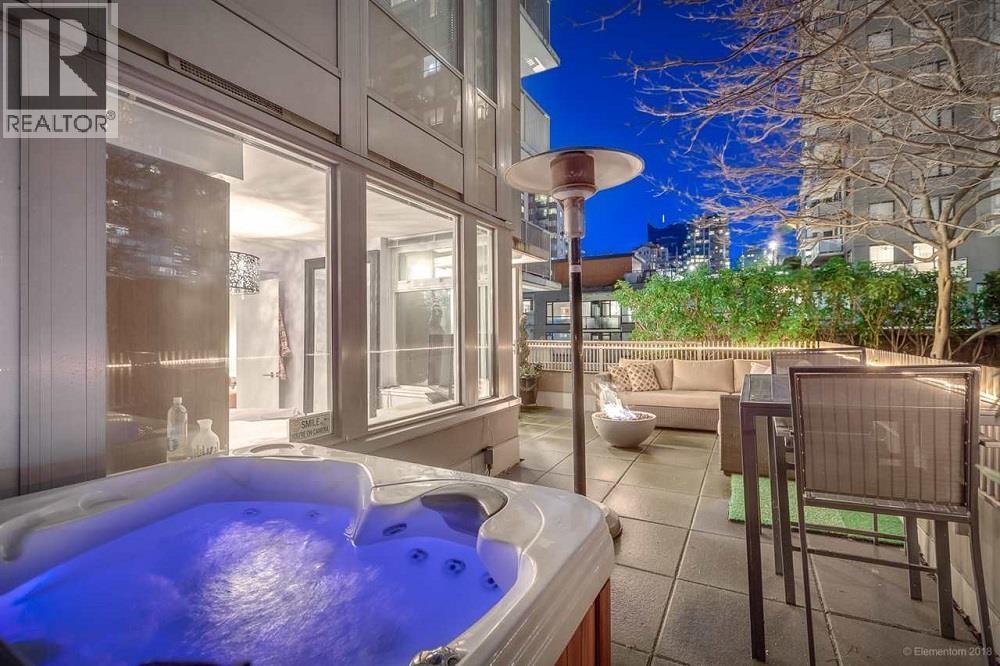 1055 RICHARDS STREET