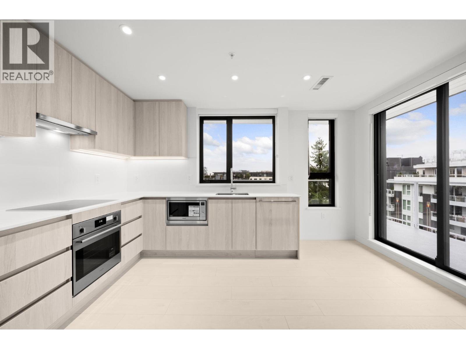 603 4928 QUEBEC STREET