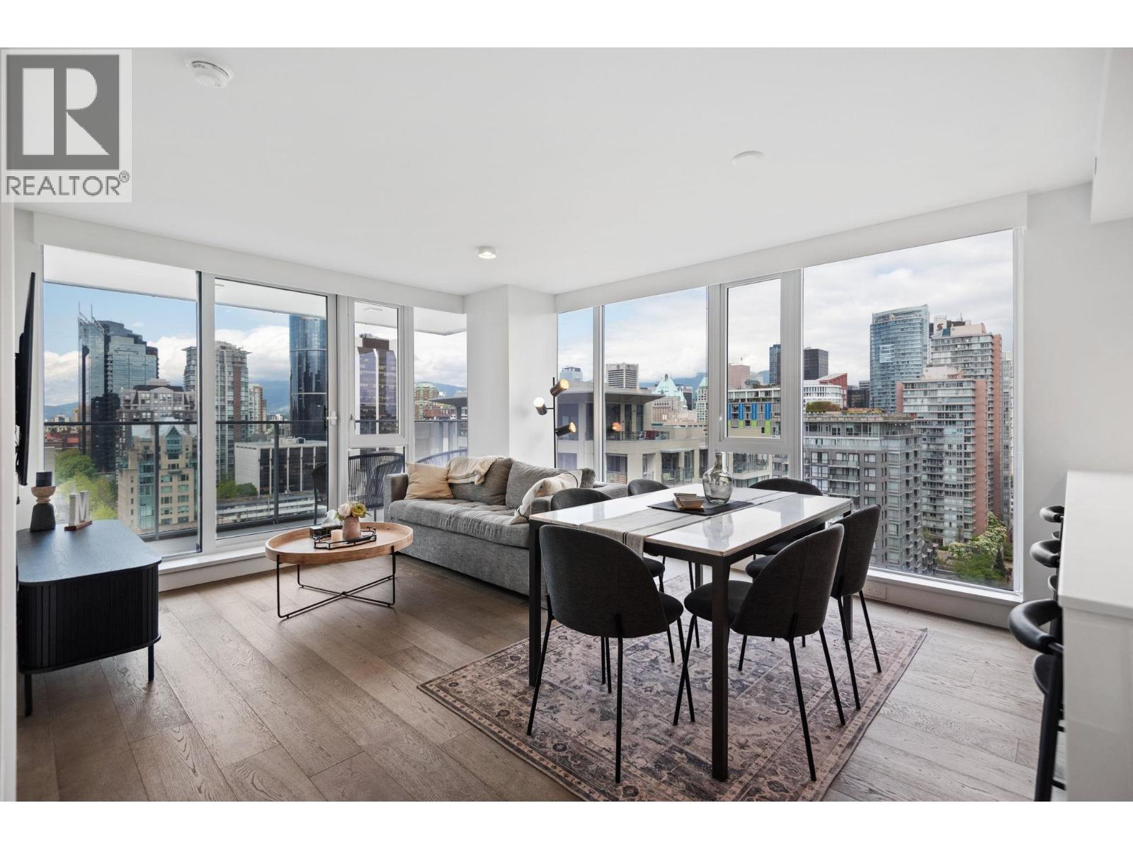 2002 1111 RICHARDS STREET