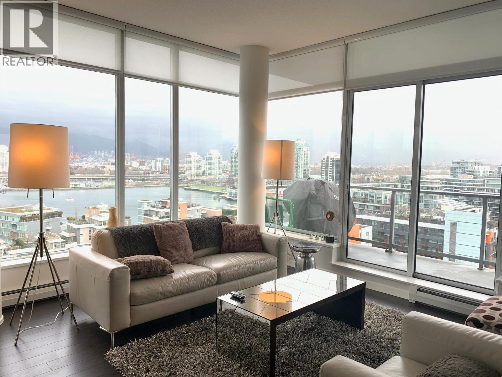 1708 COLUMBIA STREET