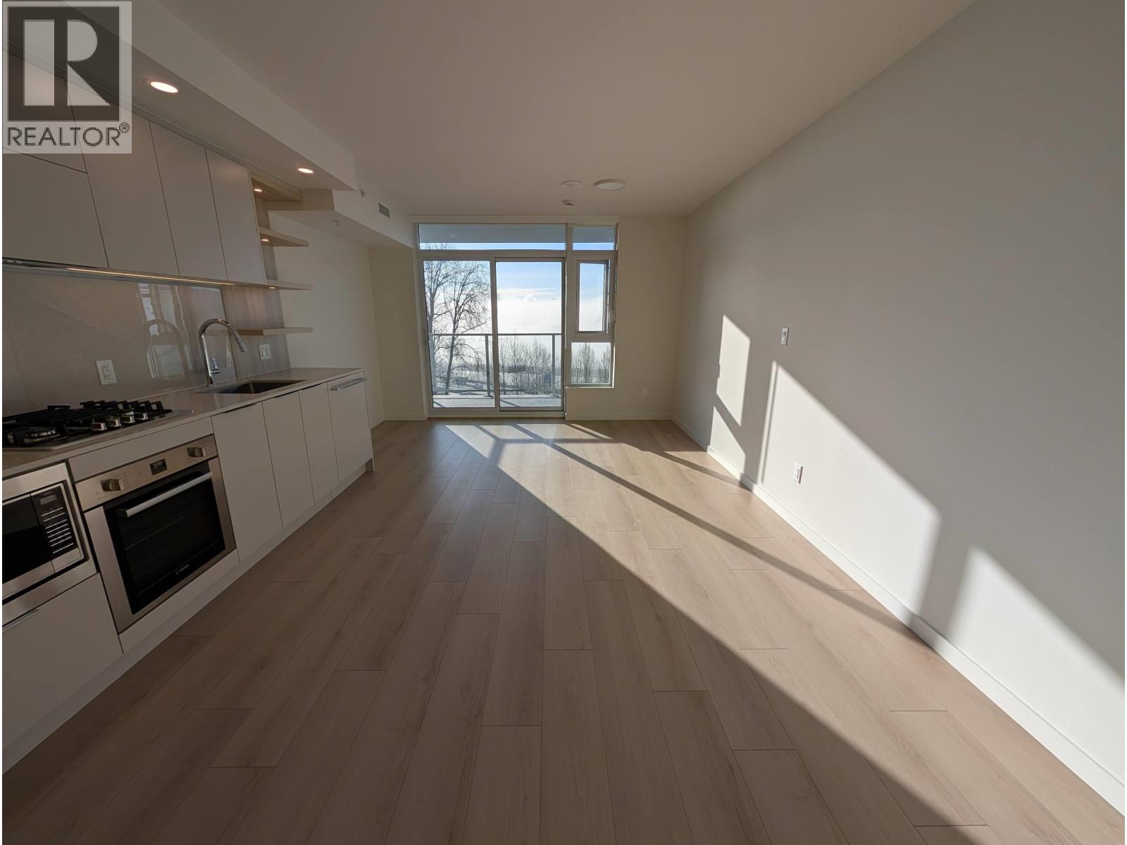 7FL - 311 ALDERSON AVENUE