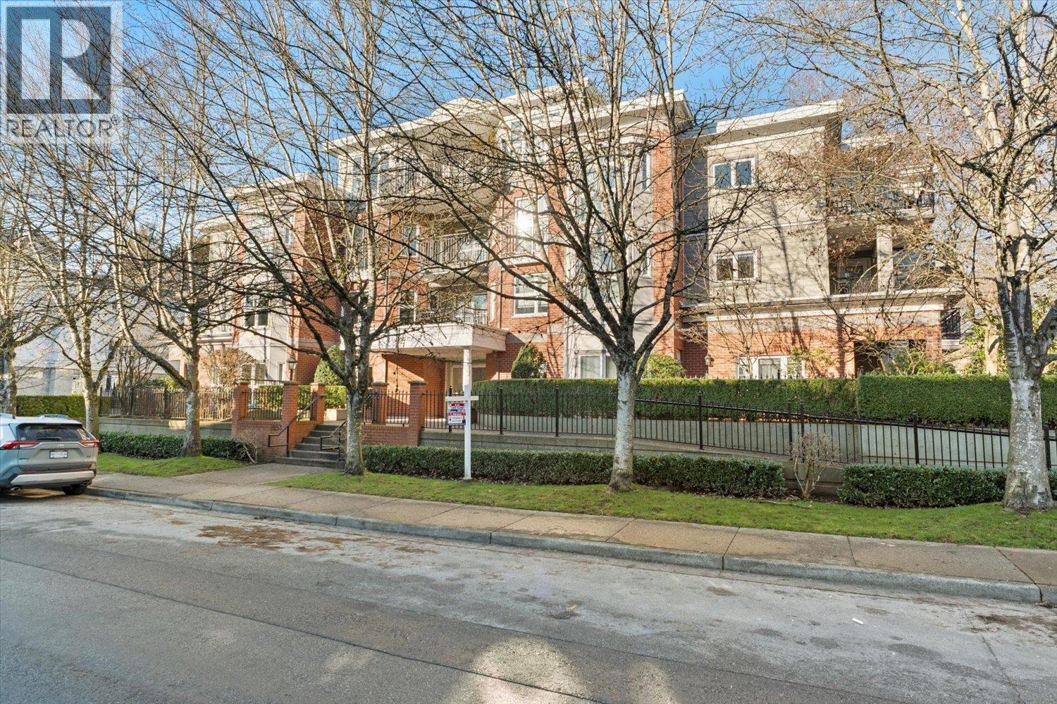 207 2253 WELCHER AVENUE