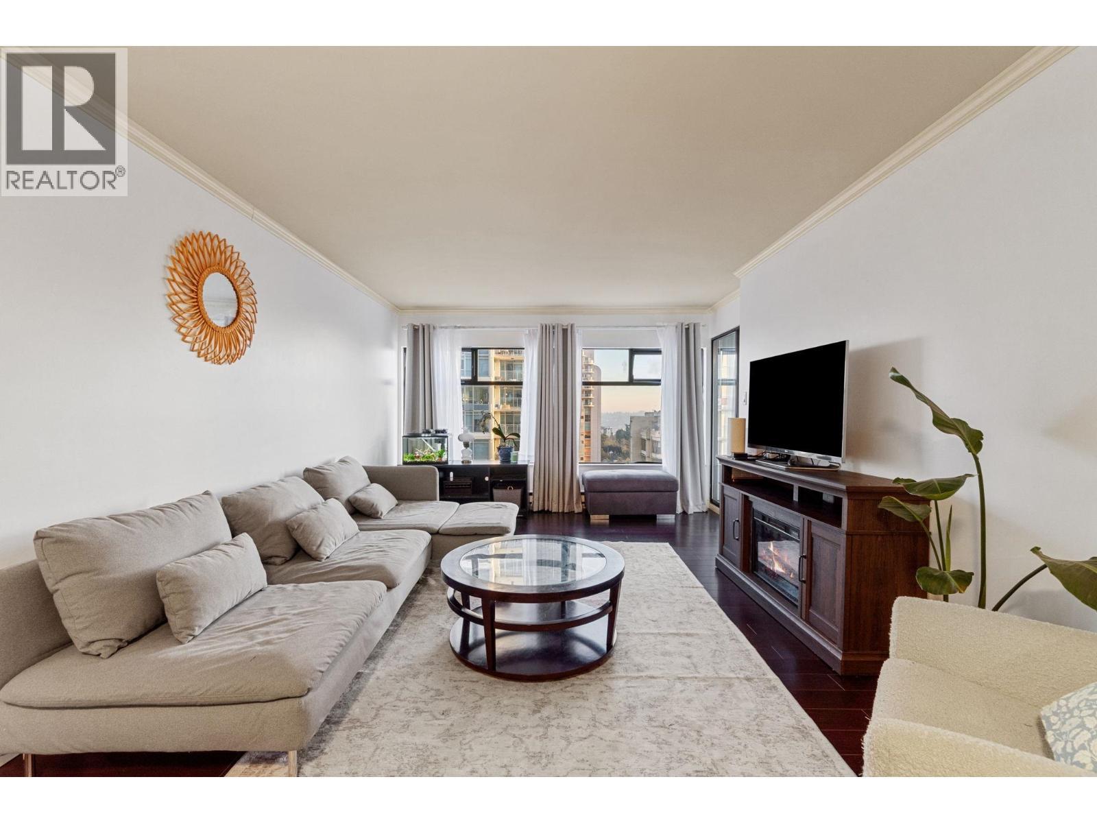 904 615 BELMONT STREET