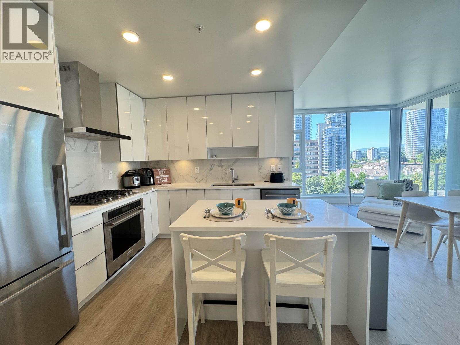 608 555 SYDNEY AVENUE