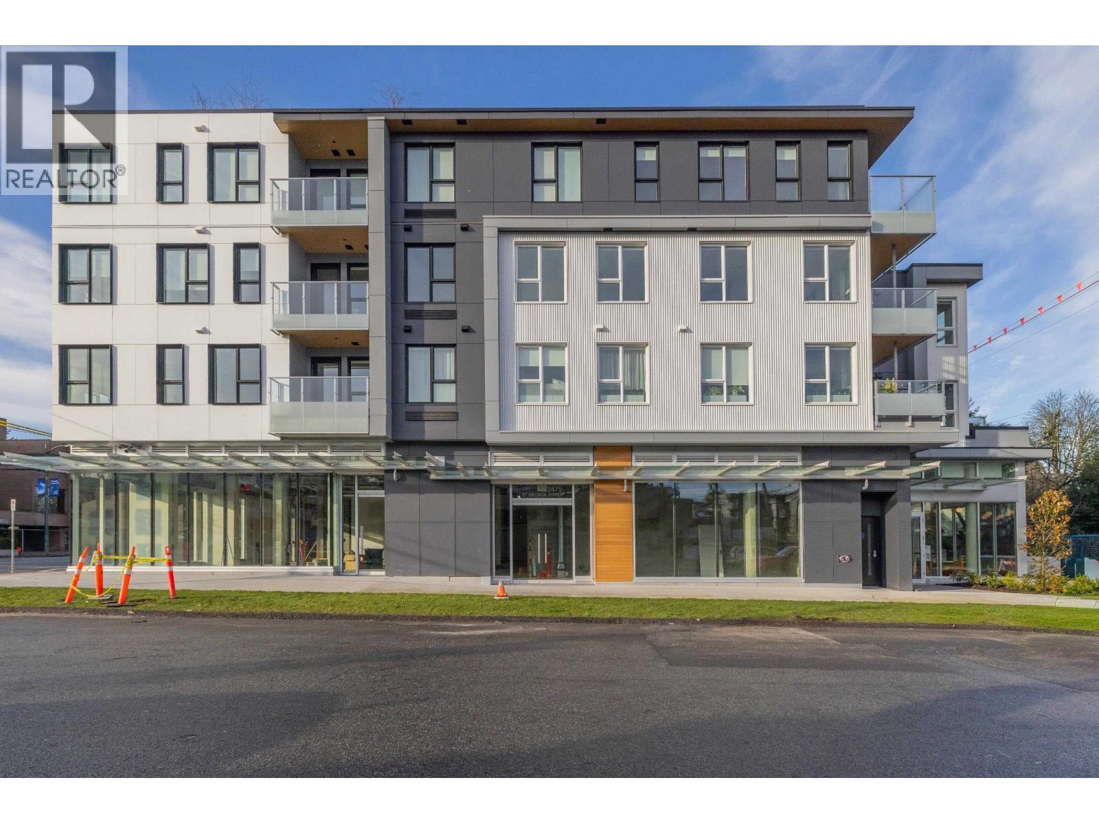 520 2471 ST GEORGE STREET