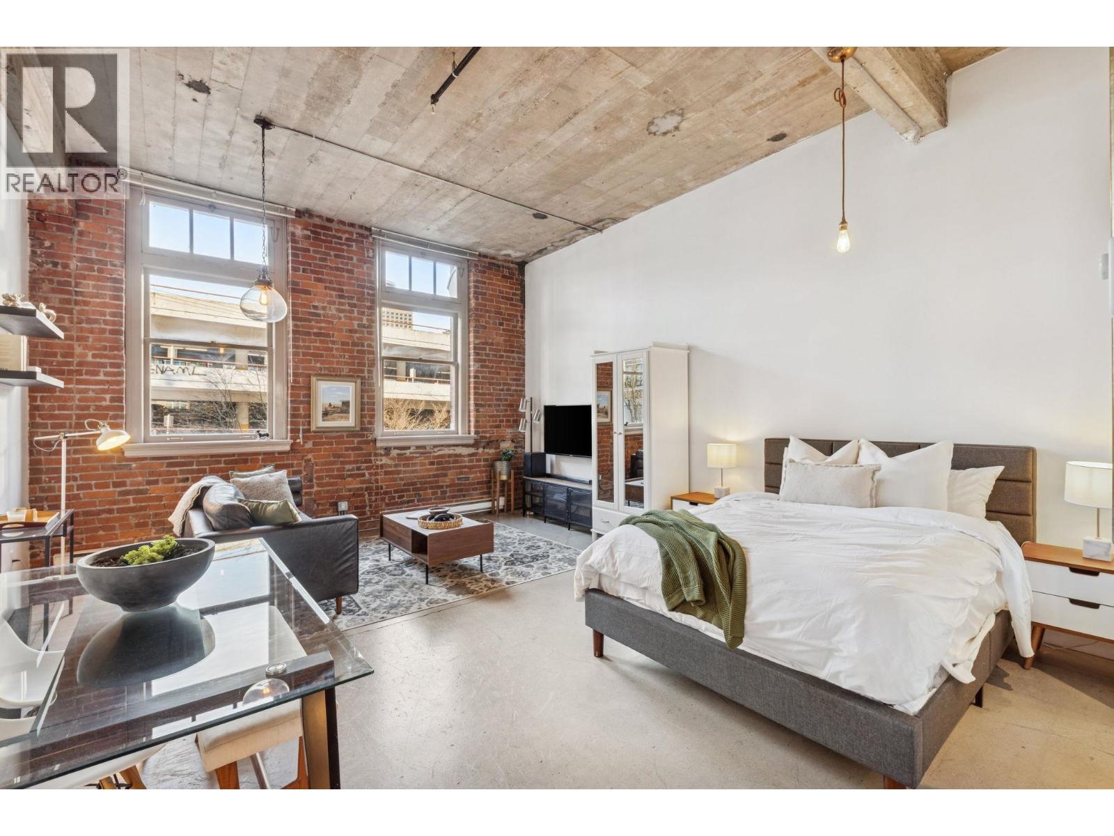 206 - 546 BEATTY STREET