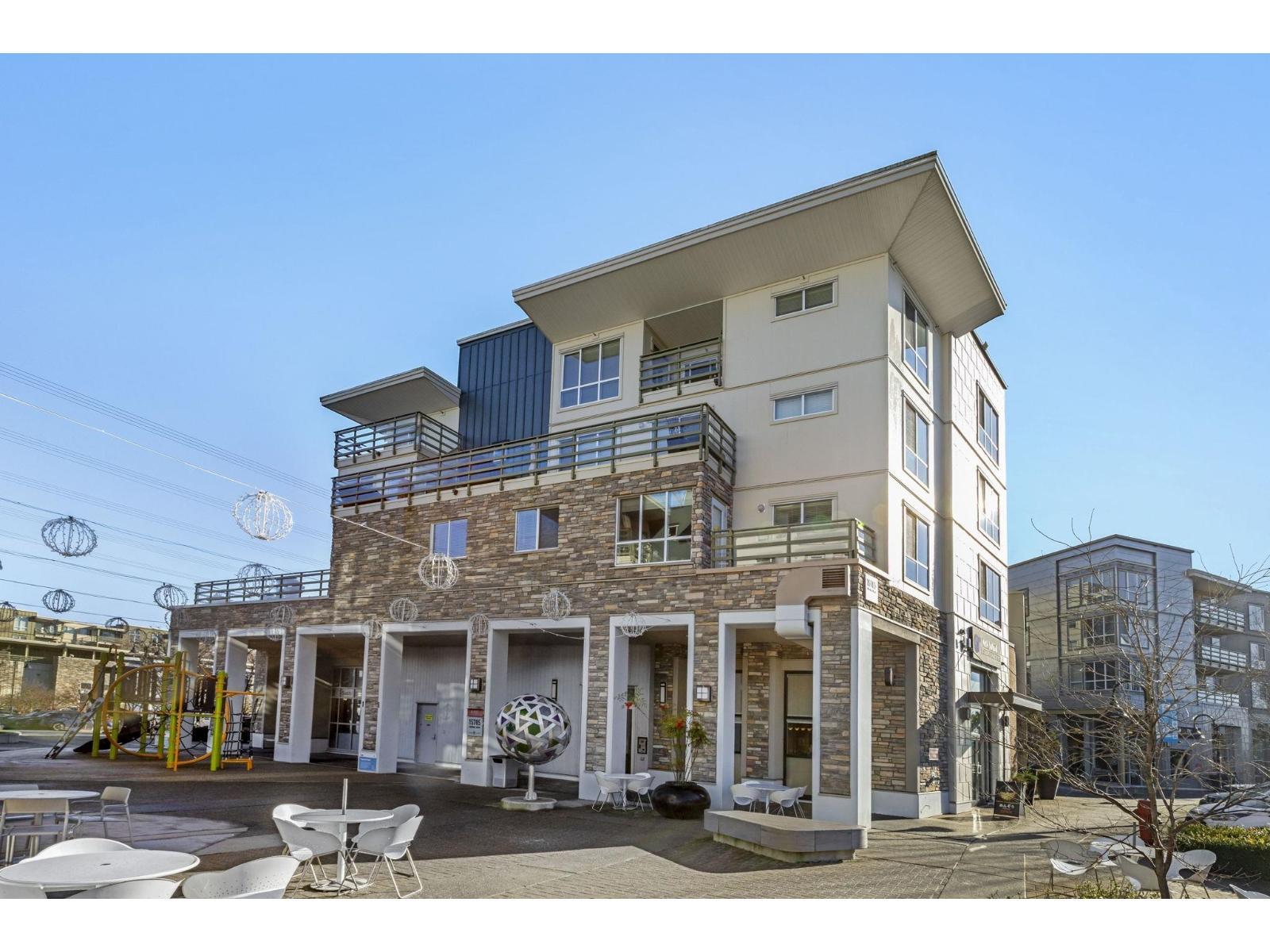 404 - 15785 CROYDON DRIVE