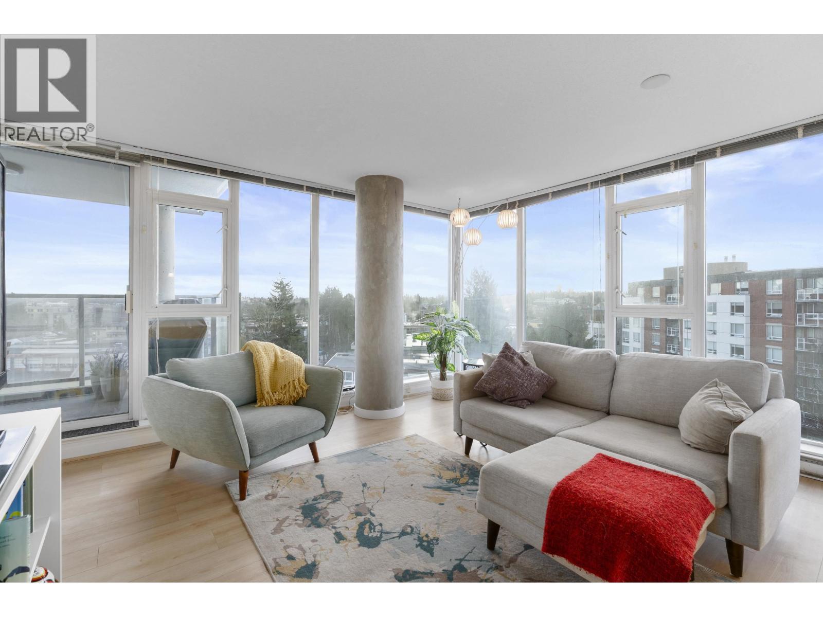 709 2770 SOPHIA STREET