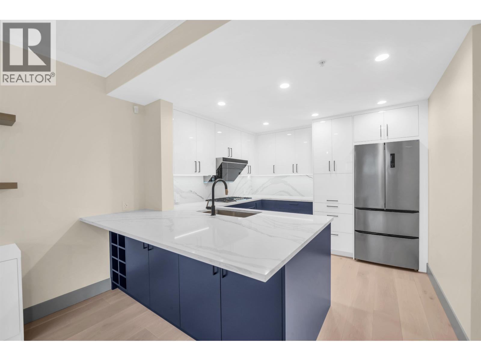 6018 CHANCELLOR MEWS