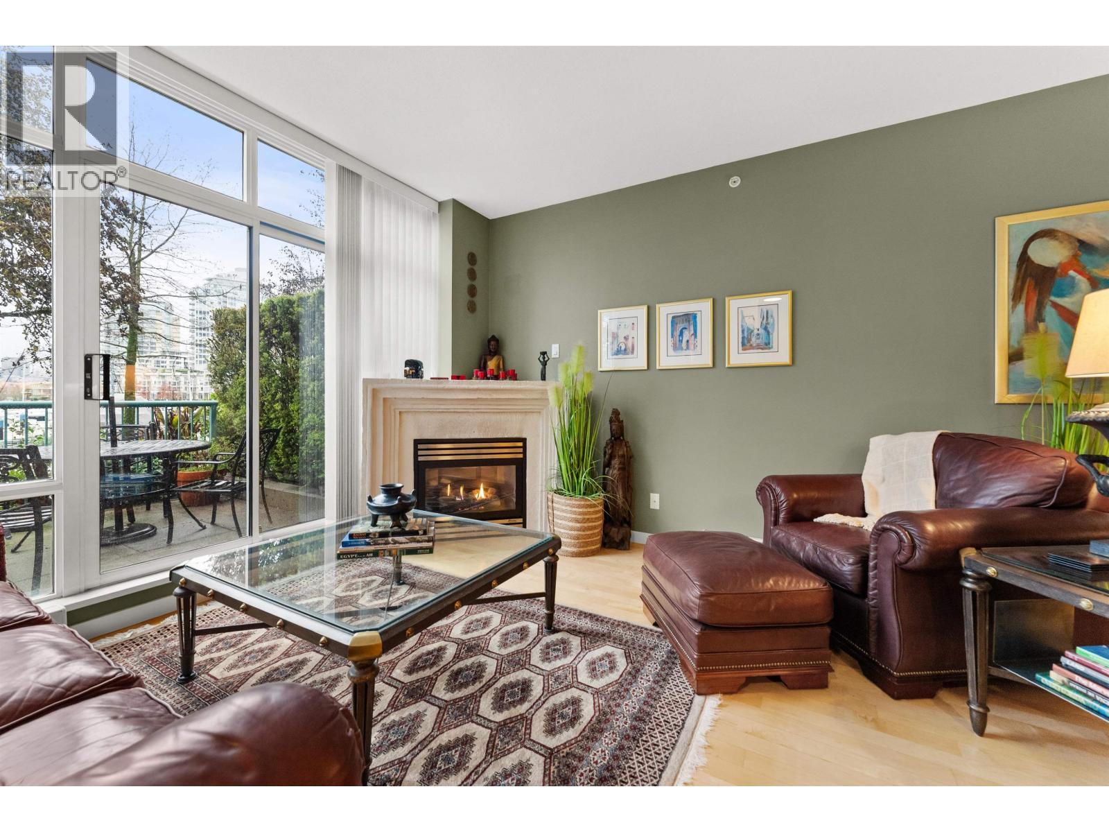 1053 MARINASIDE CRESCENT