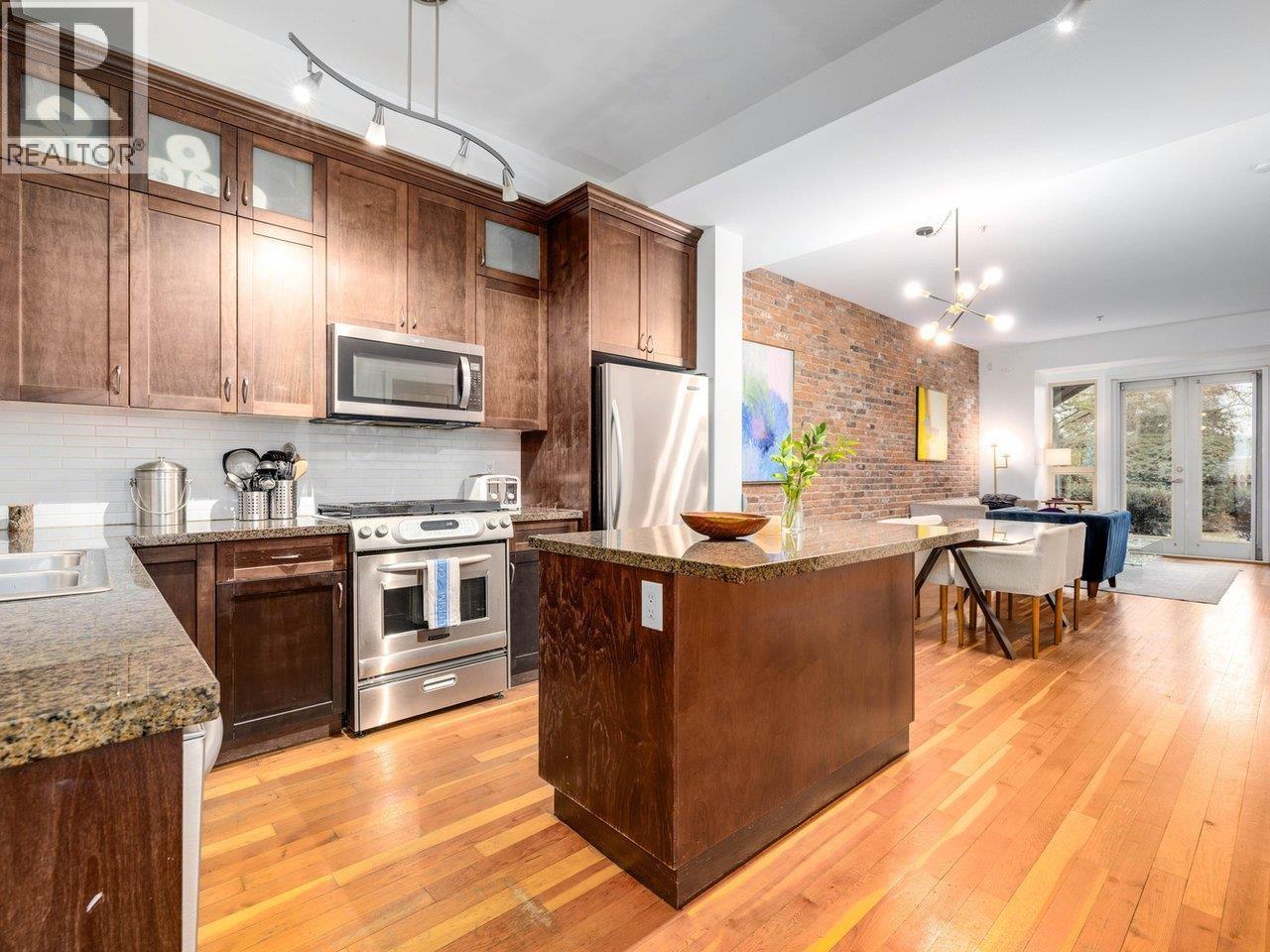 123 250 SALTER STREET