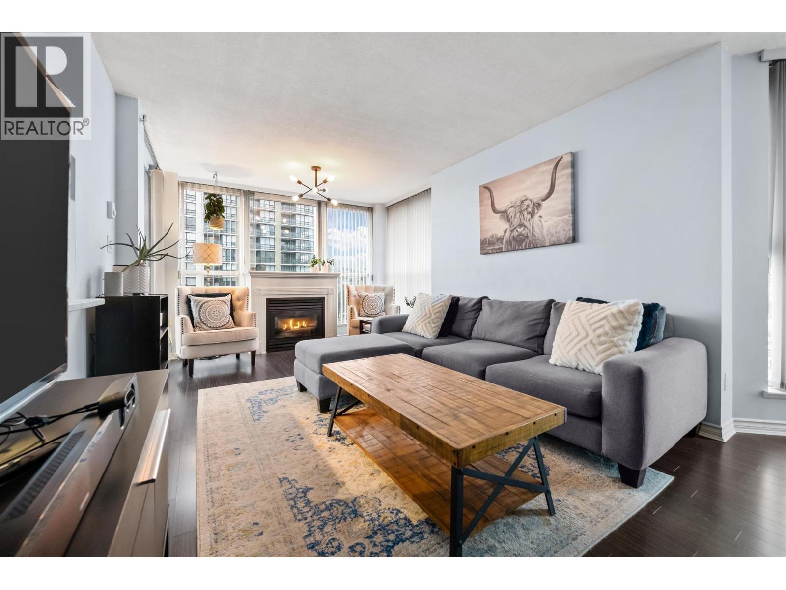 1006 10 LAGUNA COURT