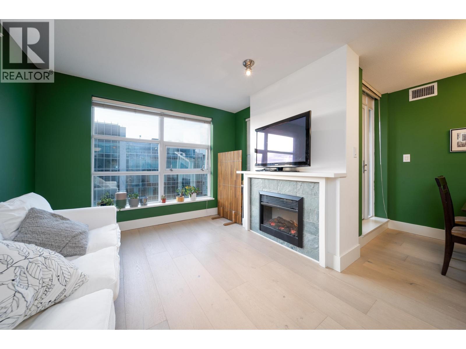 1709 6068 NO. 3 ROAD