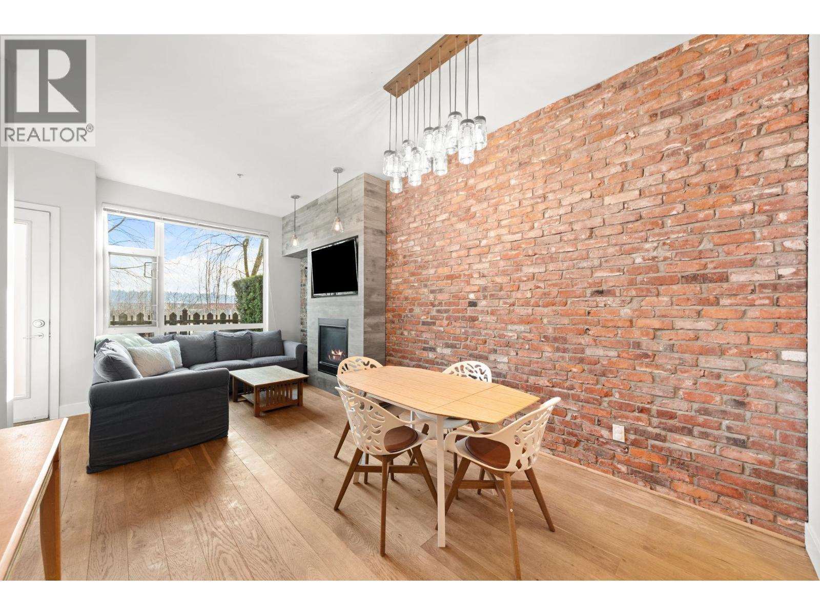 28 230 SALTER STREET